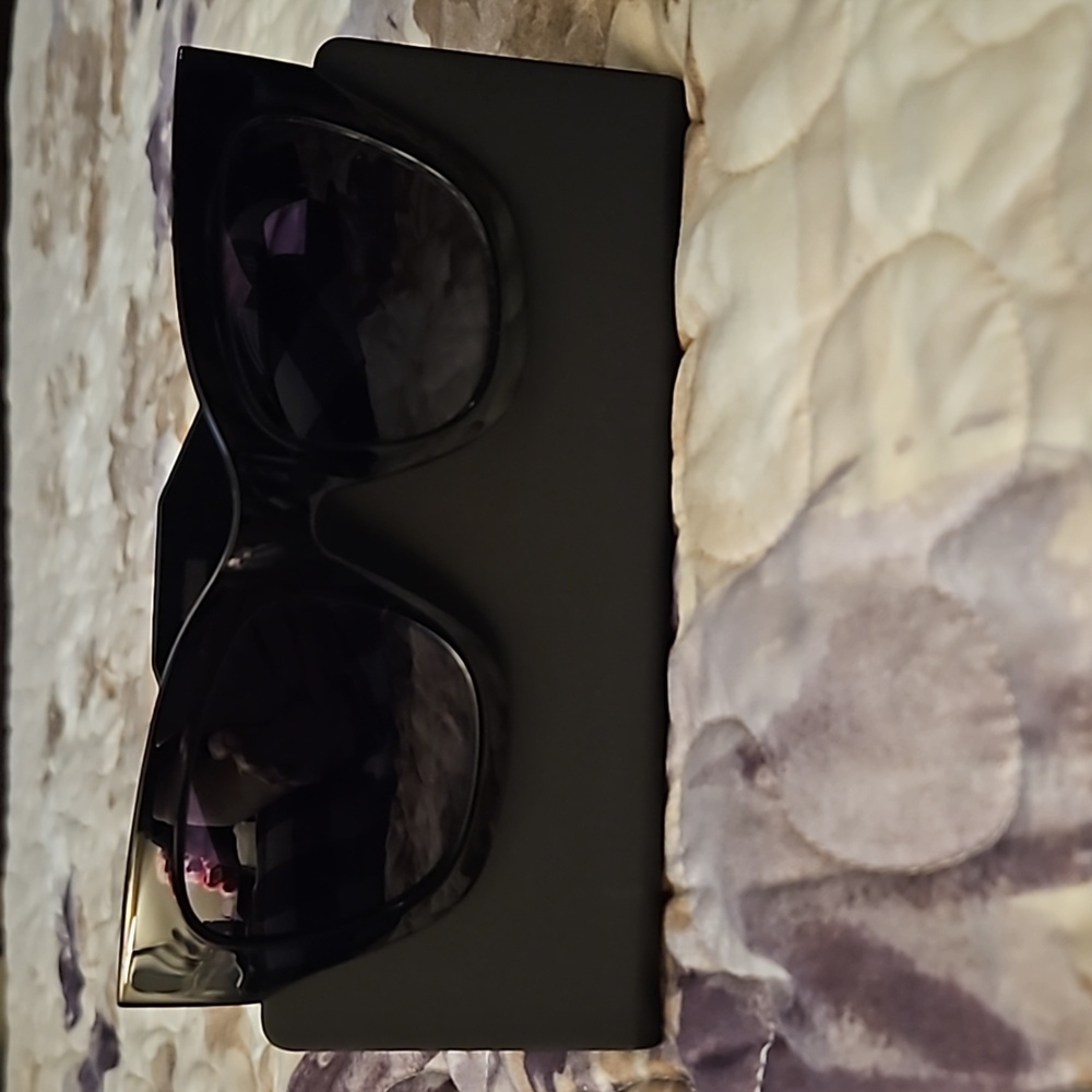 NWT Quay Australia Sunglasses By The Way Oversized Black Smoke - Picture 5 of 8